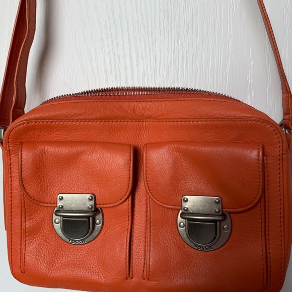 Fossil Leather Riley Crossbody - Picture 5 of 15